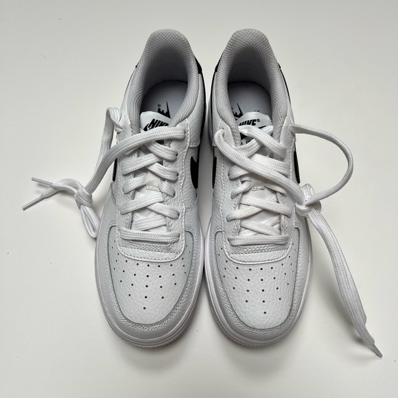 Nike Kids Air Force 1 White/Black Size 4Y - New in Box - Picture 5 of 6